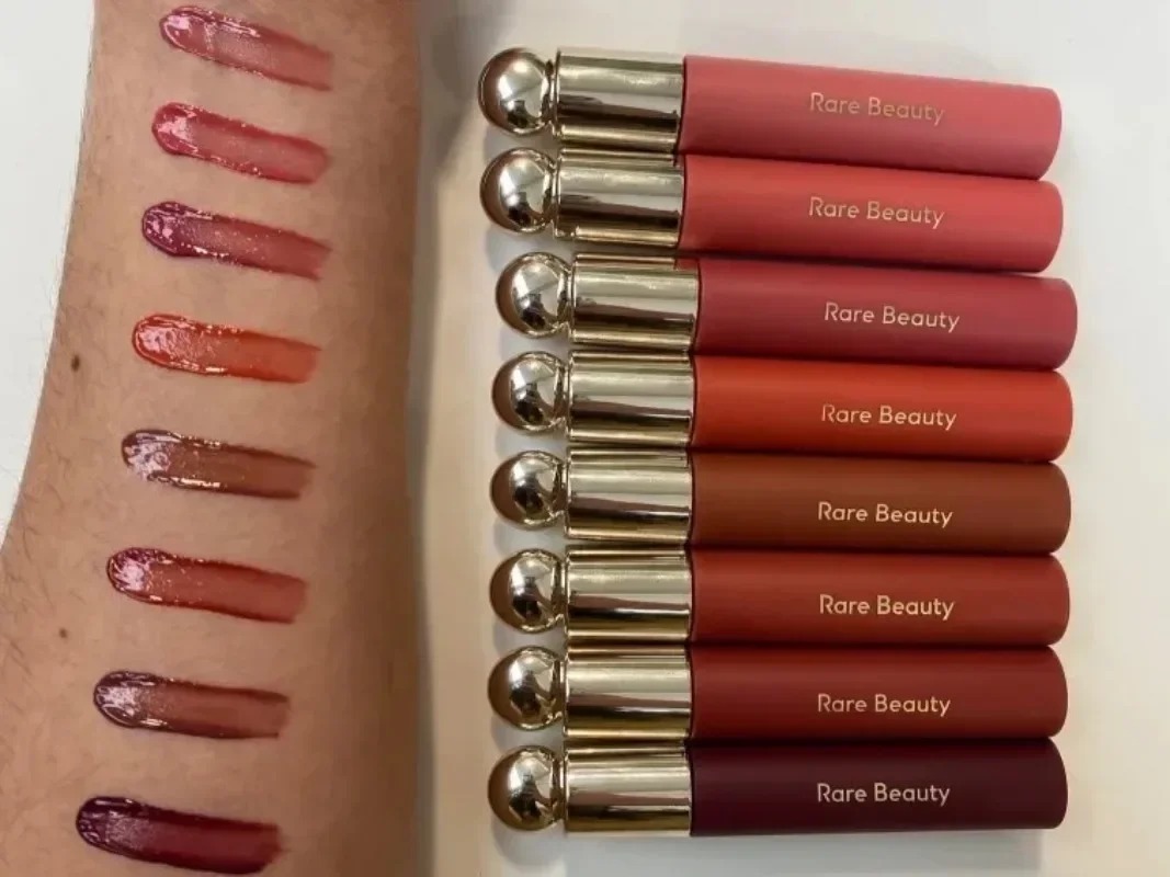 Rare Beauty New Smooth Liquid  - Rare Beauty Makeup Kit incelemesi ve fiyatı