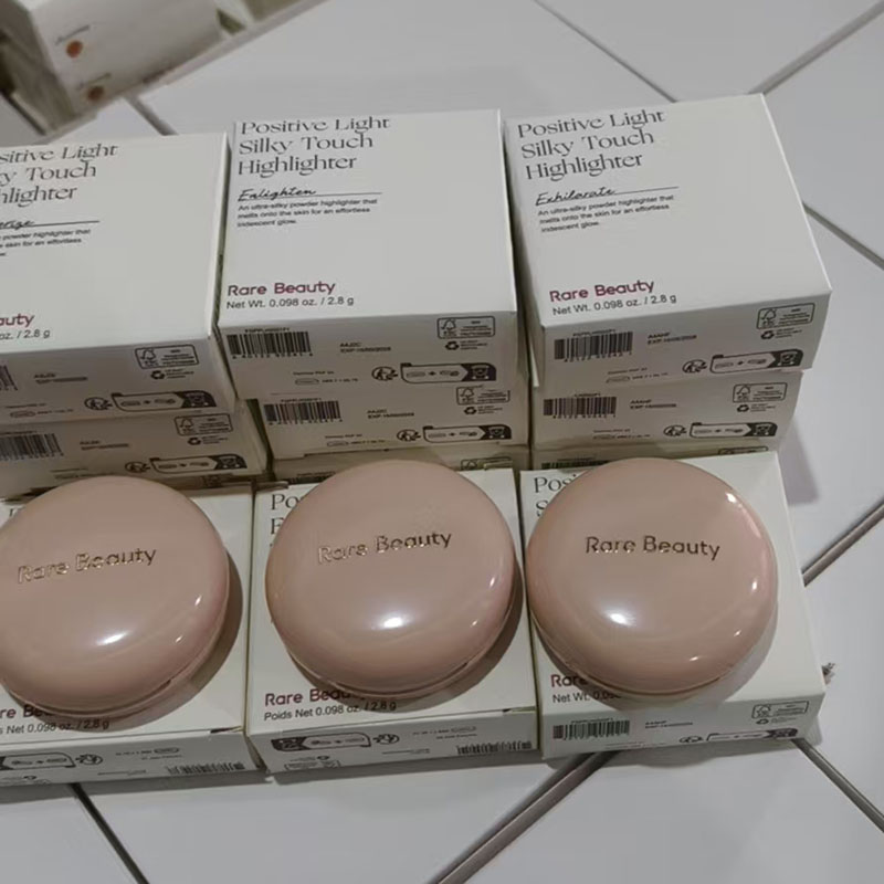 Rare Beauty Powder Highlighter - Rare Beauty Makeup Kit incelemesi ve fiyatı