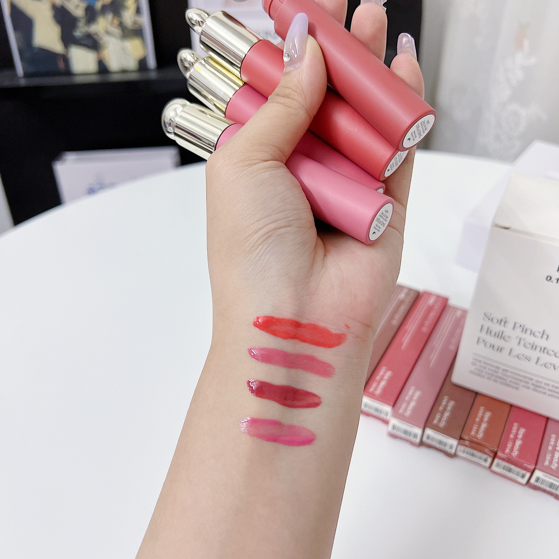 Rare Beauty New Smooth Liquid  - Rare Beauty Makeup Kit incelemesi ve fiyatı
