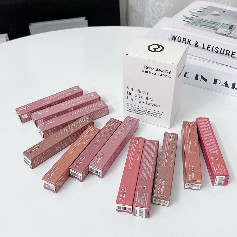Rare Beauty New Smooth Liquid  - Rare Beauty Makeup Kit incelemesi ve fiyatı