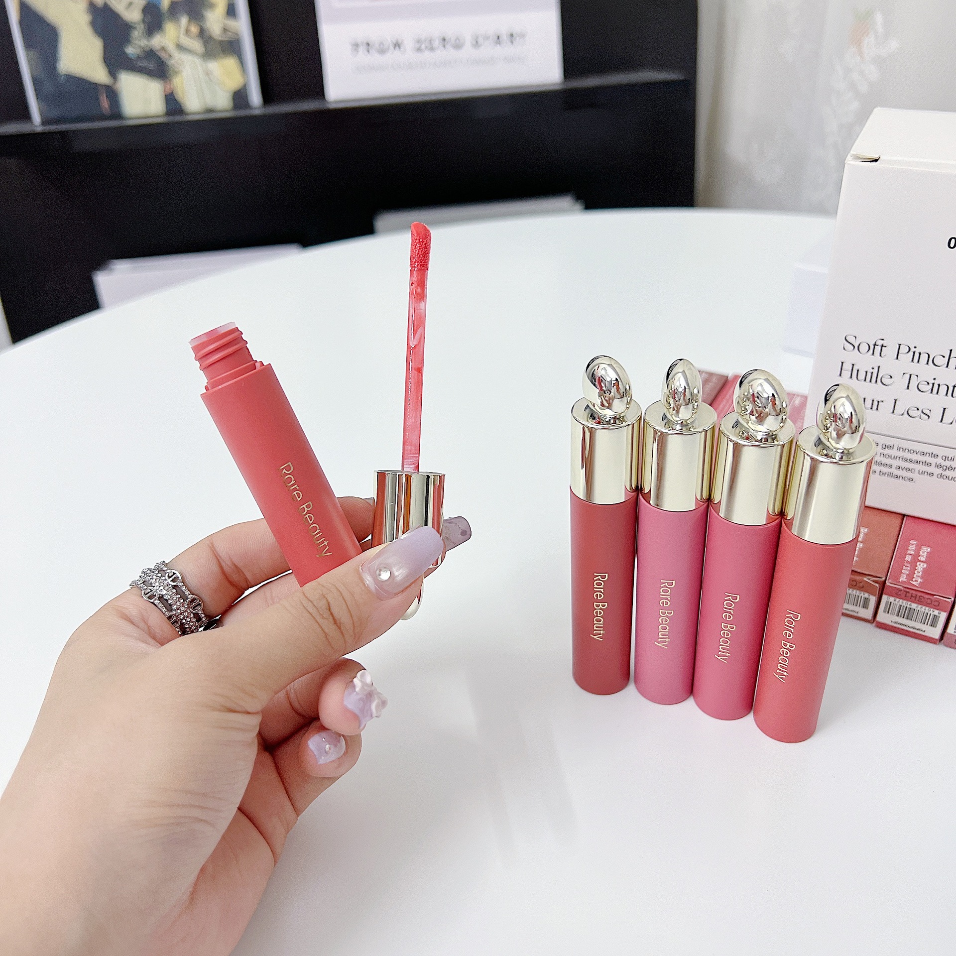 Rare Beauty New Smooth Liquid  - Rare Beauty Makeup Kit incelemesi ve fiyatı